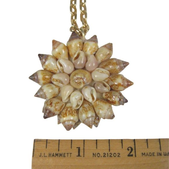 Seashell Pendant Necklace 28 In Goldtone Chain Shell Beach Vintage NO CLASP - Picture 2 of 8